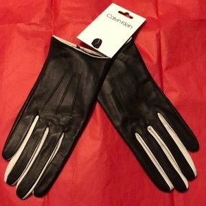 New women’s Calvin Klein 💯 leather gloves